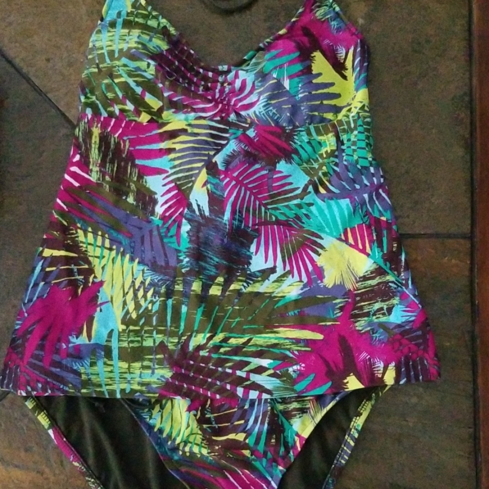 New-Mossimo Tropical Tankini